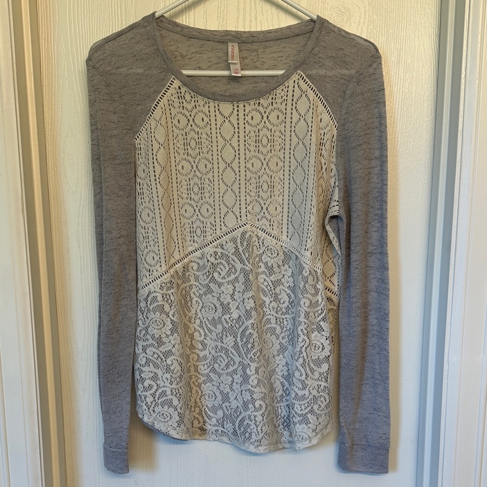 Xhilaration Gray and Cream Lace Blouse